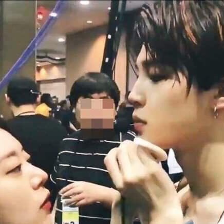 tell me how they manage ? look at jimin's height compared to them—