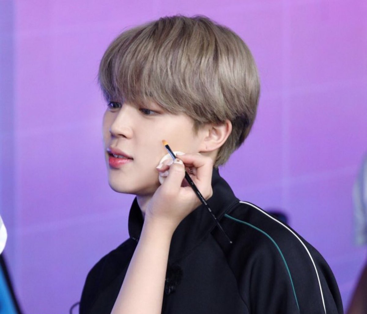 tell me how they manage ? look at jimin's height compared to them—