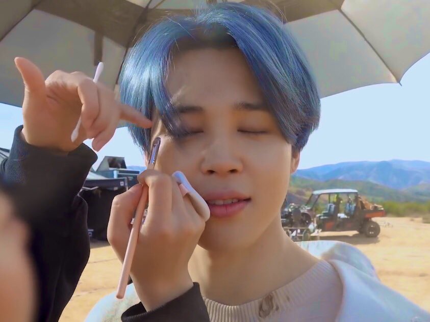 tell me how they manage ? look at jimin's height compared to them—