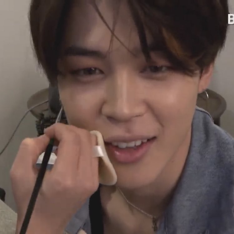 oh to be jimin's personal lip balmer