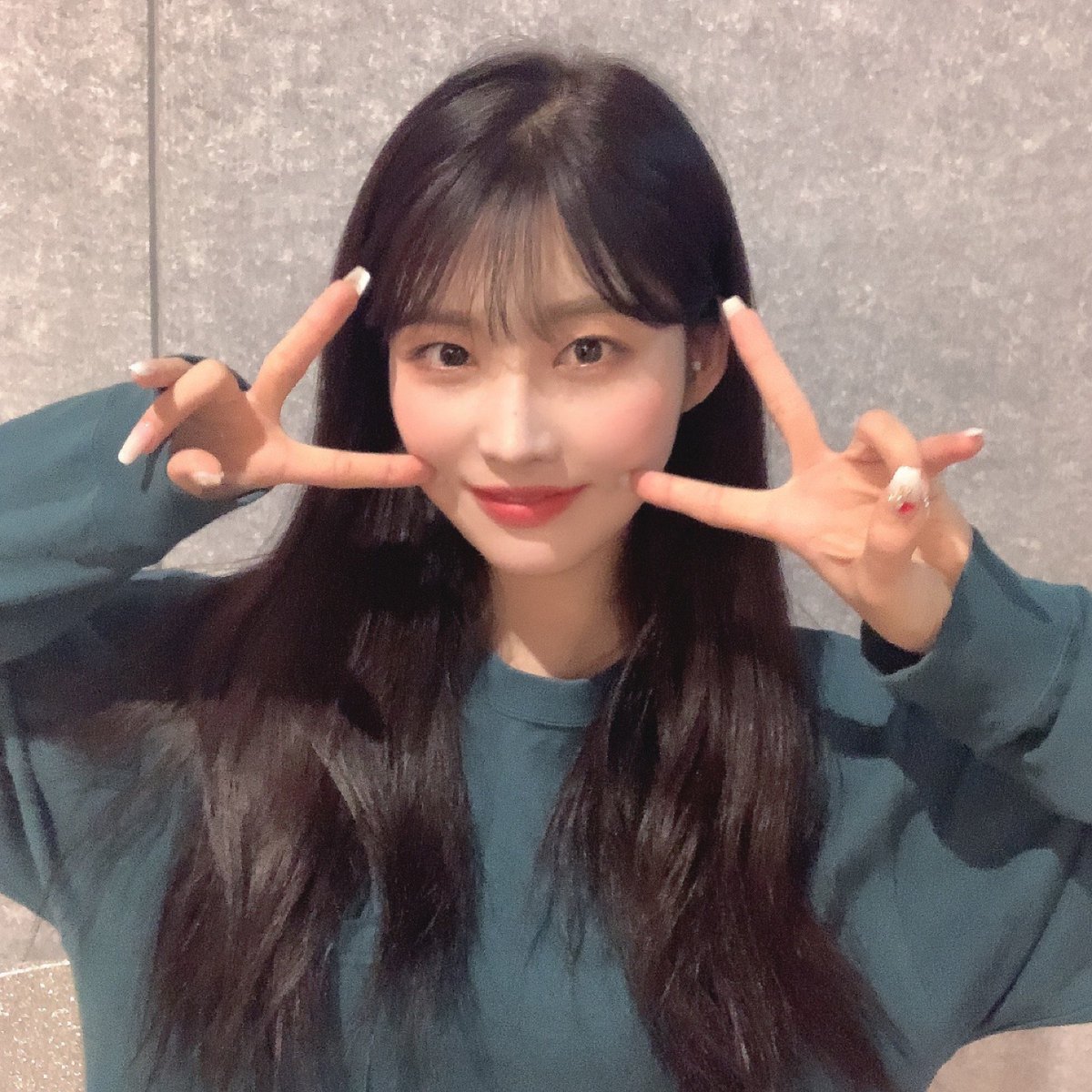 589SH's tweet photo. 포에버랑 약속한 사진💕 사진 급하게 찍었더니 마니 흔들렸네요오..ㅜㅜ 그래도 내 마음 알죠😍 모두 굿나잇!! https://t.co/loYQxklyCD