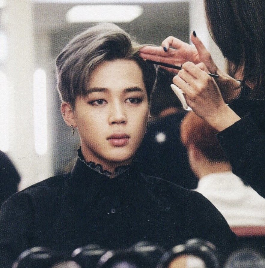 imagine how fun it must be being jimin's make up artist 