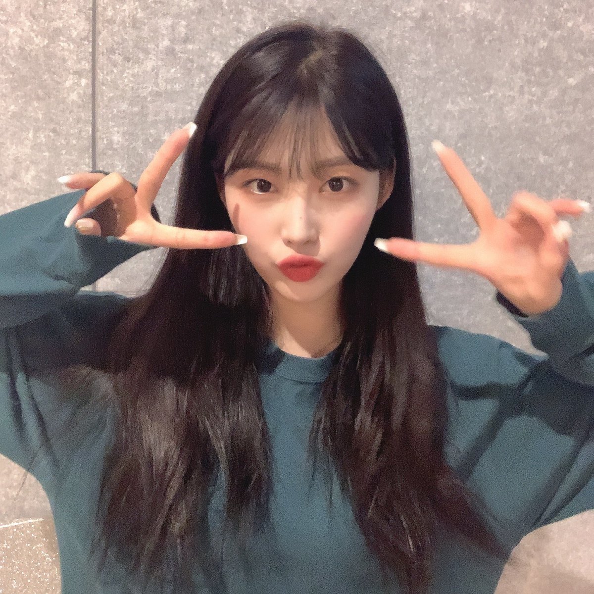 589SH's tweet photo. 포에버랑 약속한 사진💕 사진 급하게 찍었더니 마니 흔들렸네요오..ㅜㅜ 그래도 내 마음 알죠😍 모두 굿나잇!! https://t.co/loYQxklyCD