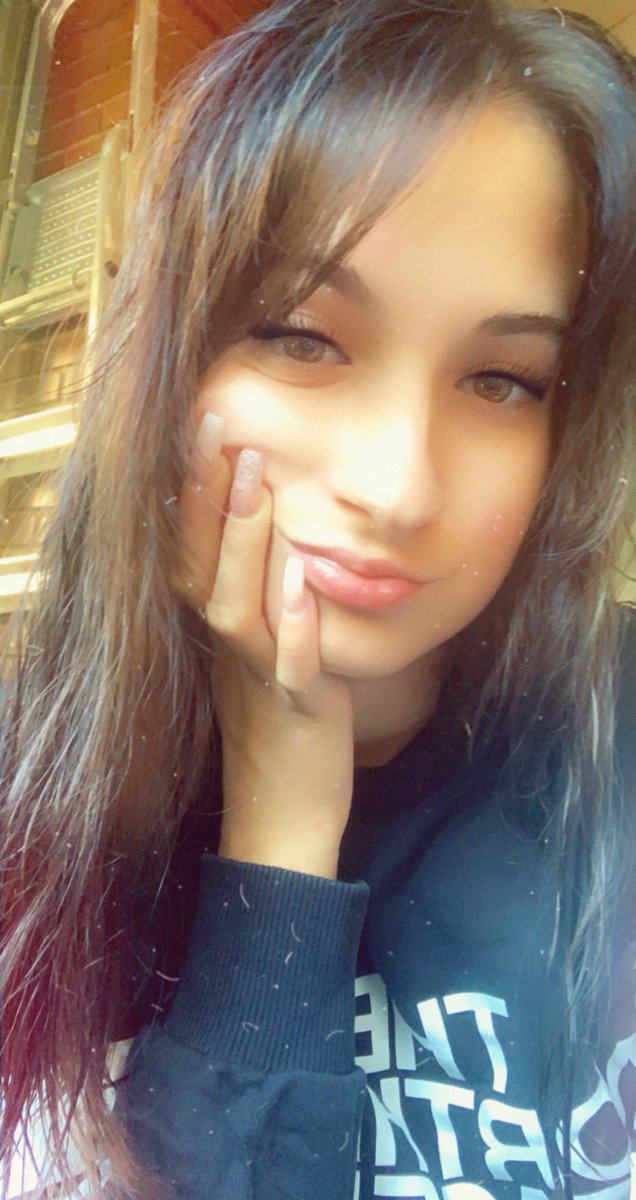 andrea050620's tweet photo. Tra tra. 💃💃 https://t.co/yMFN1swxm3