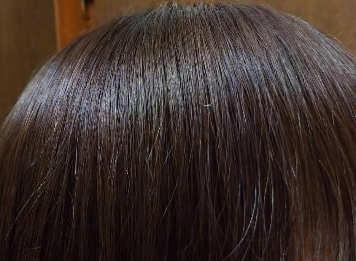 のねのなか 10年ぶりに自宅でヘアカラー パルティカラーリングミルクの見つめてブラウン Lipsで酷評されてたから失敗したと思ったけど 普通にきれいに染まったよ ショートボブで液も足りたし 液だれもなし ギシギシもなし ただ 付属の洗い流さない のねのなか 10年ぶりに自宅でヘアカラー パルティカラーリングミルクの見つめてブラウン Lipsで酷評されてたから失敗したと思ったけど 普通にきれいに染まったよ ショートボブで液も足りたし 液だれもなし ギシギシもなし ただ 付属の洗い流さない
