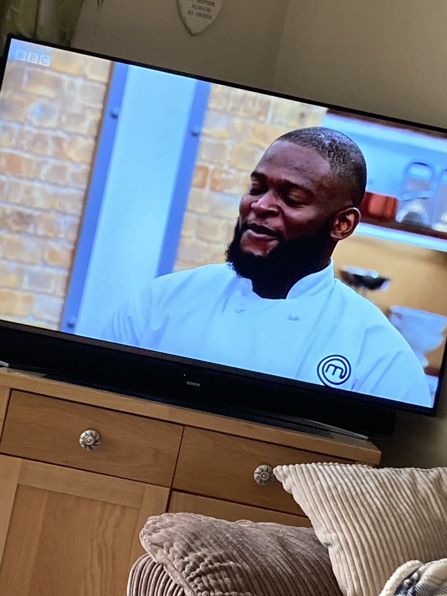 sajwriter's tweet photo. And that’s how you smash the first round of #MasterchefTheProfessionals @marcuswareing was impressed 👨‍🍳 #whatastar #firstround #awesome #sweetbreads https://t.co/An0DWC8rnv