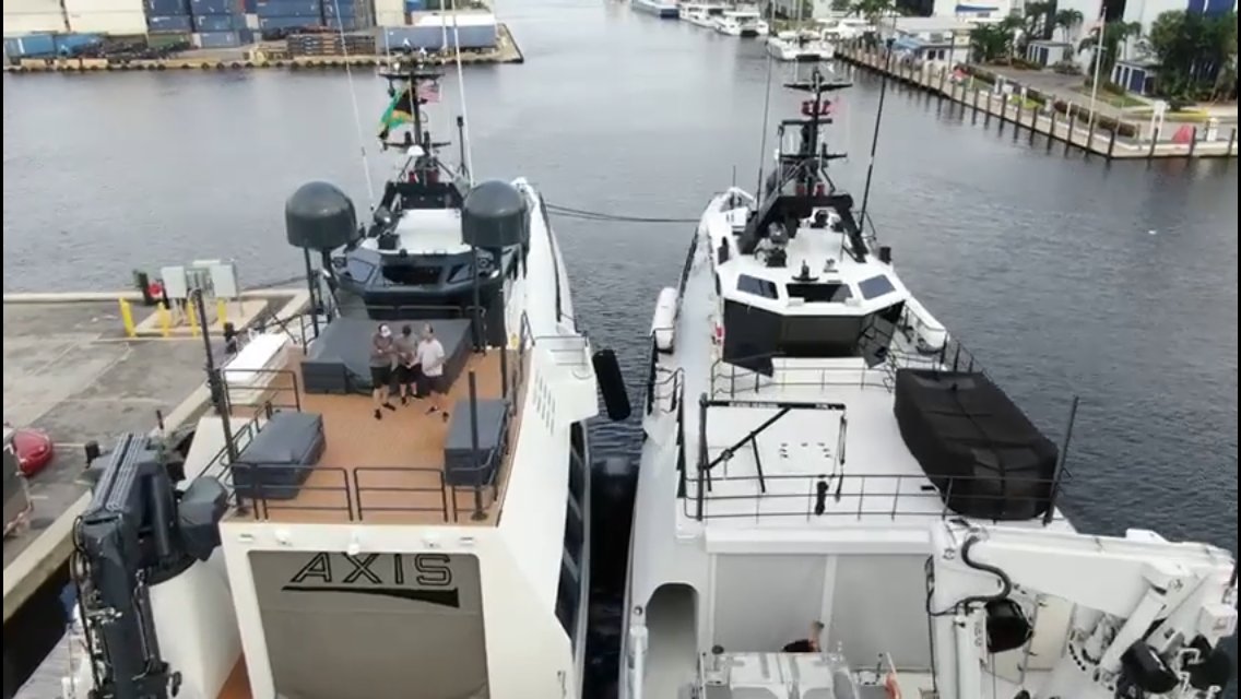 murrayandassoc's tweet photo. A few shots of the @damen Support Vessels Axis and AD-VANTAGE, rafted up at Dania Cut.  
.
@Carl_A_Allen
.
Axis refit designed by Murray &amp; Associates.
.
#navalarchitect #marineengineer #YachtSupport #superyachts #yachtdesign https://t.co/N6HtbQvNYb