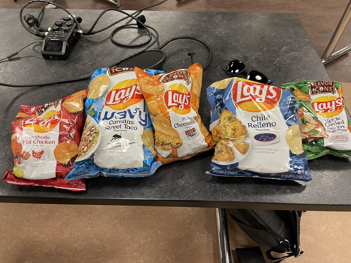 ChowDownPod's tweet photo. In this episode, Jonny, Bethany, and Evah eat and review Lay's Potato Chips Flavor Icons so you can go get them. Maybe. They also talk about Herman's marketing, Greta's Duolingo habits, #TeamEvah #TeamBethany #TeamJonny, and more. 

https://t.co/AGSFiucXK3

#chowdownchallenge https://t.co/ov7fsvHFus