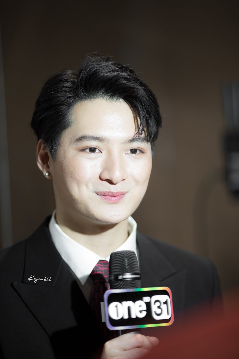 Kajeabbb's tweet photo. HQ #MyRhythmEvent #MyRhythm #KristPerawat 
@kristtps ได้เริ่มงานพธกกับรายการเพลงเก่าแบบนี้ นอกจากจะเป็นงานแบบใหม่ ช่องใหม่ กลุ่มคนดูใหม่ ได้เจอกับทั้งครูดนตรีอย่างพี่หนึ่ง ครูร้องอย่างครูเจี๊ยบ กก.ทั้ง4 ได้ฝึกการออกเสียง การร้องเพลง กำไรกี่ต่อเนี่ย เผลอๆเกลือเอาไปเล่นซิทคอมจะดีย์ https://t.co/e4BZBNUoUI