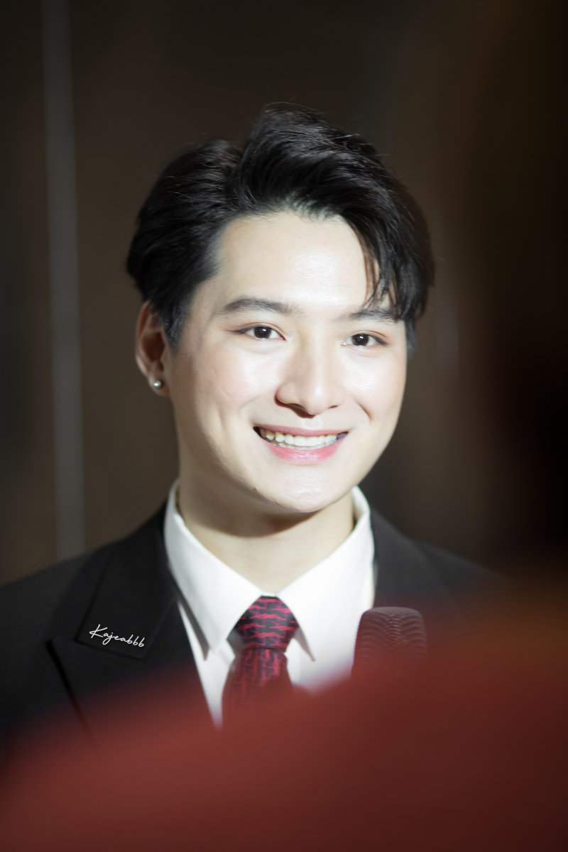 Kajeabbb's tweet photo. HQ #MyRhythmEvent #MyRhythm #KristPerawat 
@kristtps ได้เริ่มงานพธกกับรายการเพลงเก่าแบบนี้ นอกจากจะเป็นงานแบบใหม่ ช่องใหม่ กลุ่มคนดูใหม่ ได้เจอกับทั้งครูดนตรีอย่างพี่หนึ่ง ครูร้องอย่างครูเจี๊ยบ กก.ทั้ง4 ได้ฝึกการออกเสียง การร้องเพลง กำไรกี่ต่อเนี่ย เผลอๆเกลือเอาไปเล่นซิทคอมจะดีย์ https://t.co/e4BZBNUoUI