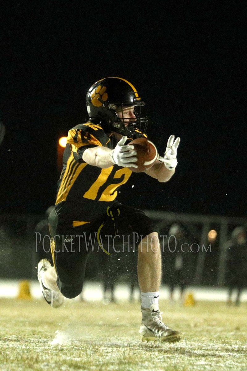 PocketWPhoto's tweet photo. Good Morning everyone! Have you thawed out yet? Photos from the last nights Bombers at Bulldogs game are up! Here: https://t.co/HODdJDTIBI
#sportsphotography #football #cannonfalls #bombers #pembulldogs #highschool #sportsimages #photography #pocketwatchphoto #fall #minnesota https://t.co/XOBrktXdUf