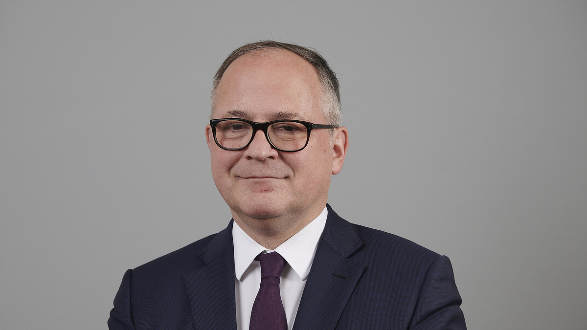 BIS_org's tweet photo. ICYMI – Benoît Coeuré spoke to Raphaël Bloch from L’Express about central bank digital currencies. Read the full interview (in French) @BCoeure @Bloch_R #MBDC https://t.co/VIAu1bpAJC https://t.co/Z8DN8bWQRx