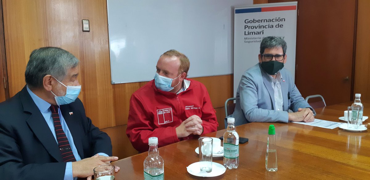Empezamos el día visitando la provincia de #Limarí #Ovalle. Esta mañana nos reunimos con subsec <a href="/MinagriCL/">Ministerio de Agricultura de Chile 🇨🇱</a> @JI_Pinochet y jefe <a href="/Gob_Interior/">Gobierno Interior</a> <a href="/pablogalilea/">Pablo Galilea</a>
para evaluar el trabajo que estamos desarrollando en la provincia, especialmente en materia de apoyo contra la sequía.