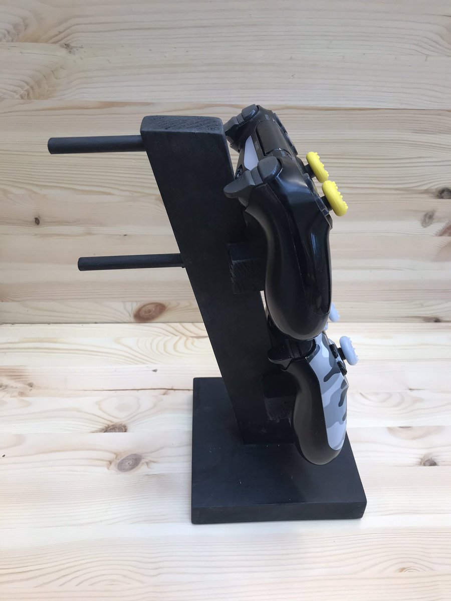 KemcoTy's tweet photo. Doing a giveaway for one of our headphones stands. Head over to our Instagram to enter the giveaway. #giveaway #Irish #studententerprise #stmaryscbs https://t.co/TVHPopC8WA
