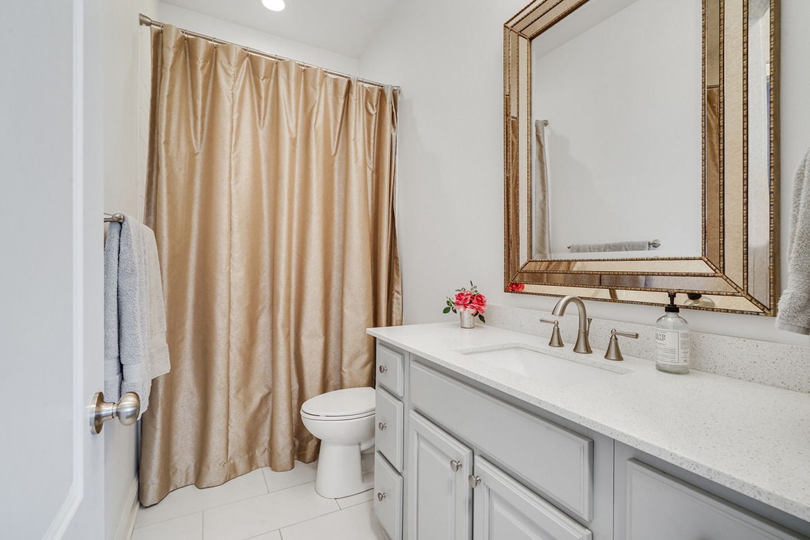 thekellywgroup's tweet image. So Many Amazing Bathroom Amenities Are Included in This Estate Home at 805 Green Leaf Circle - Which One Is Your Favorite? #2020FallTour on Sunday, November 15th at 11AM!  ow.ly/n2CU50Cf0KA