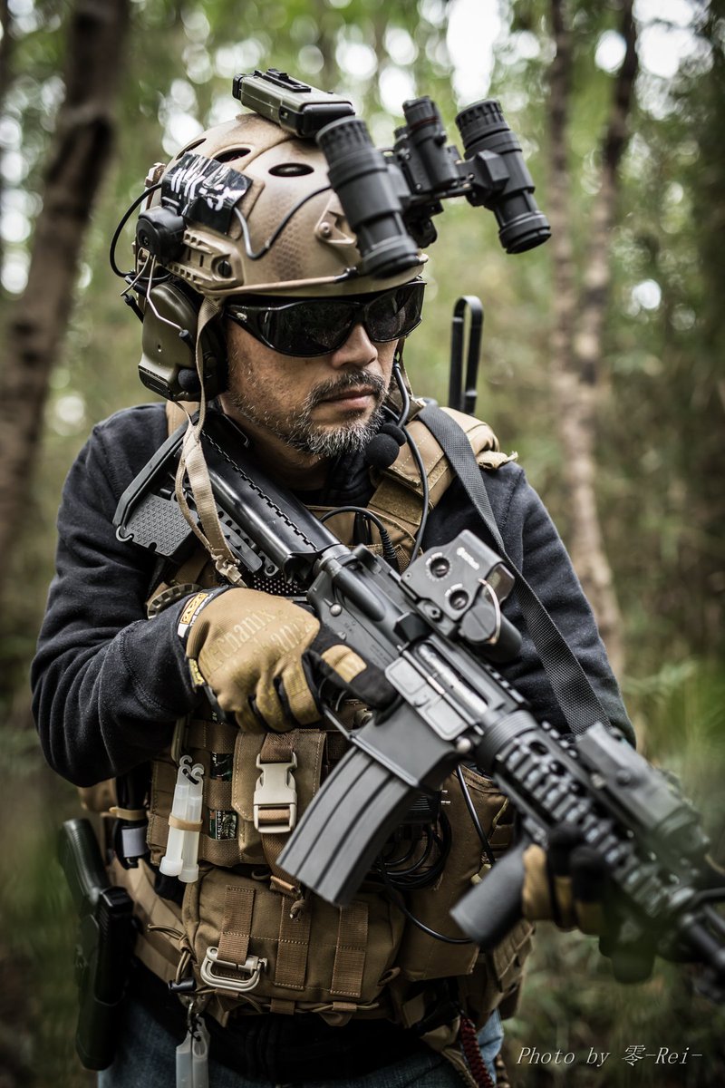 わく3 28日jp芋煮サバゲー Arms祭 スタイリング 私服スタイルで参加します コヨーテブラウンの6094にジーンズにチェックシャツ 黒パーカーを合わせてみました 私服に盛モリ装備のギャップ感 写真提供 零さん T Co 1vwujl9gpg Twitter