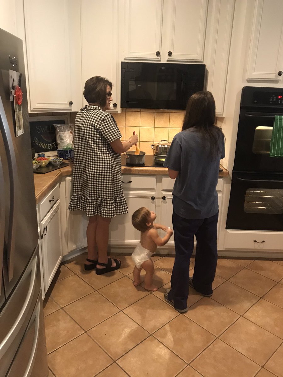 BenLBailey's tweet photo. The girls took care of us again last night! Thankful for the women and coaches in my life who have servant hearts! A lot goes on that people don’t see on a Friday night to help our guys be successful! #MANUP #CHO1CE #BEARDOWN @jaredallen24 @_CoachCHowell_ @CoachMan_HOCO https://t.co/lmt206BXKq