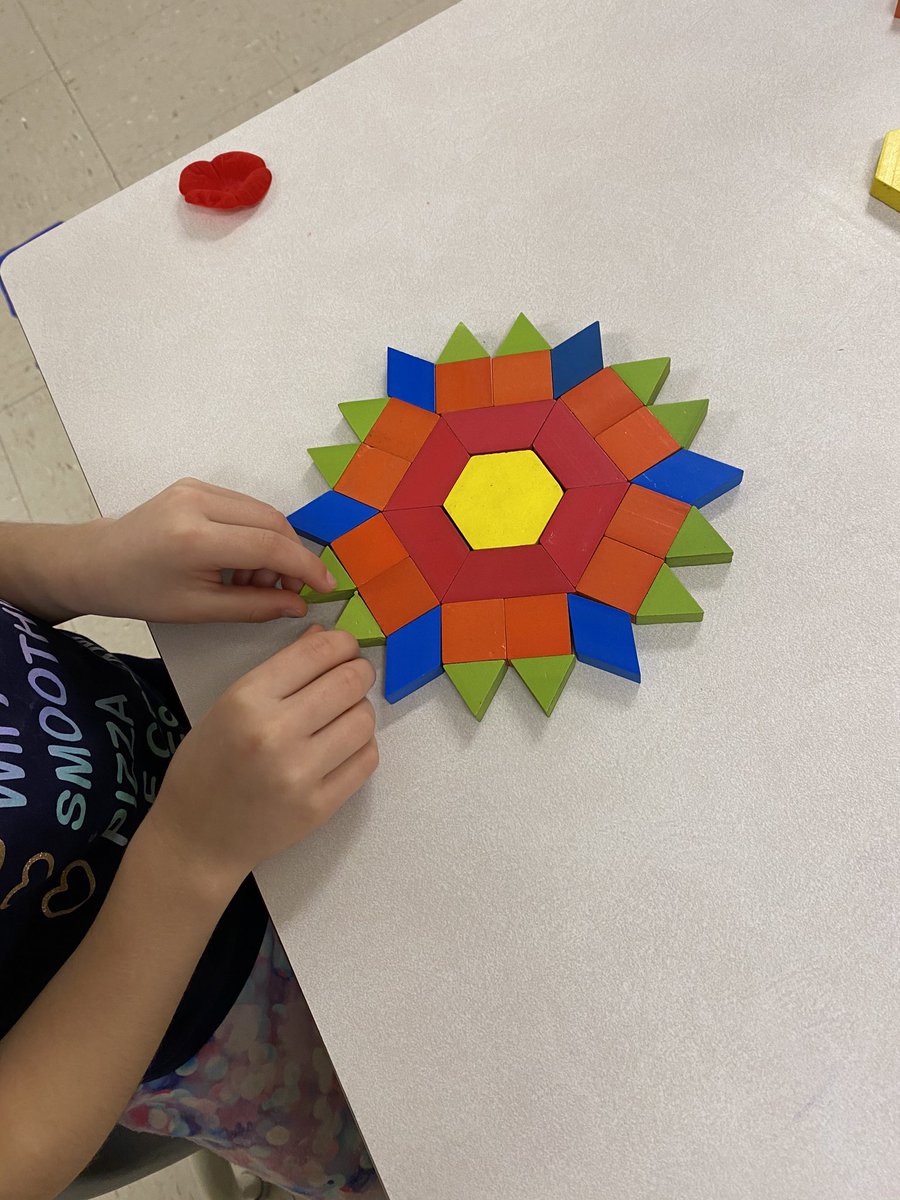 RachyDoucette's tweet photo. More Rangoli for Diwali!  @ASDWLimelight @FES_NB https://t.co/LchkoVMt2j