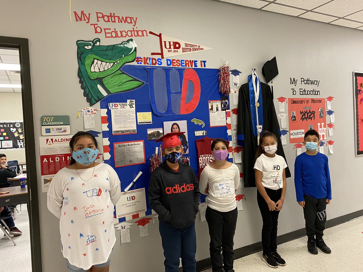 CruzCessia's tweet photo. Happy Friday! #TexasGenerationWeek @CarrollES_AISD has been such an inspiring experience for all of our students. #Kidsdeserveit https://t.co/73zvASHk0A