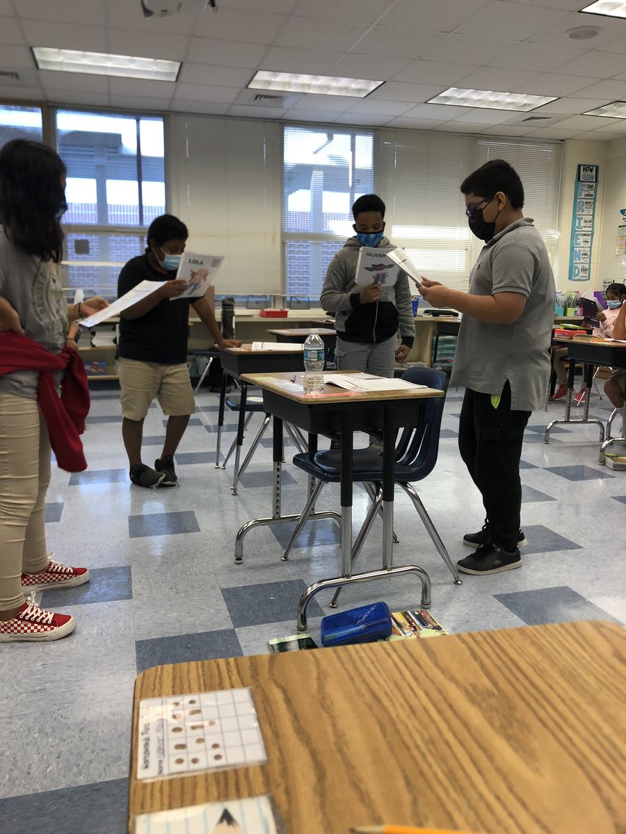 TeachingandT's tweet photo. Having fun acting out our emotions in. L.E.A.D @SLESeahawks #leaders #ccpsproud #ccps https://t.co/HbRgHybGpU