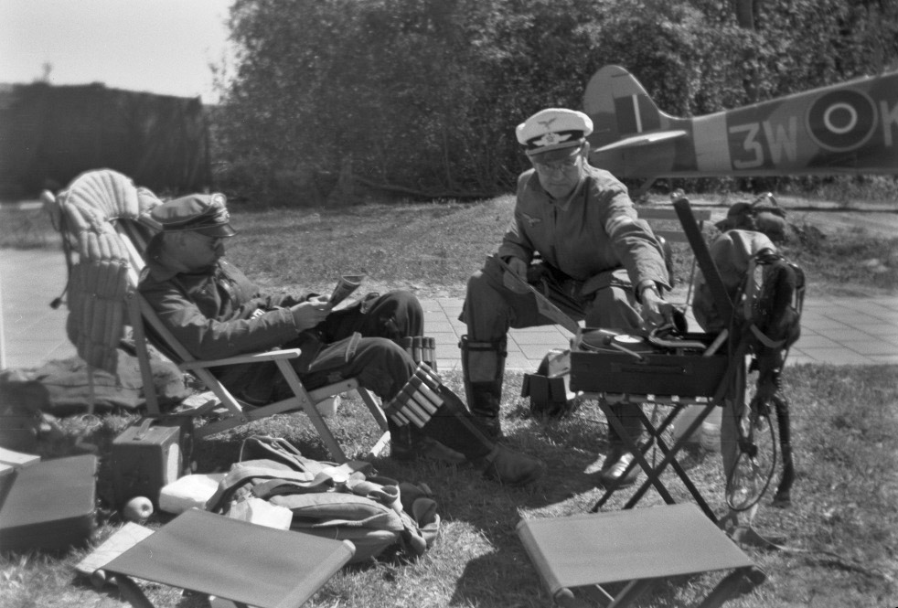 Luftwaffe flyboys between raids.