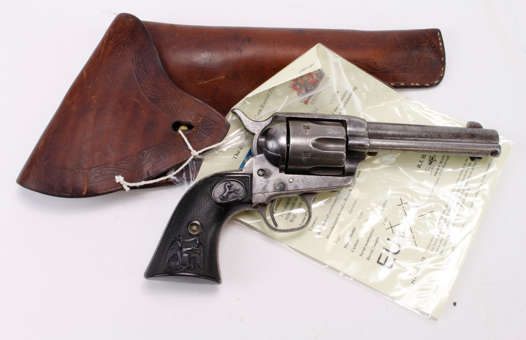 LockdalesLtd's tweet photo. Lot 1054: A rare .45 Cal Colt, single action "Peacemaker" dating to 1890. An iconic piece "the Gun that won the West". Check out our website for more information!
#Lockdales #Auctionhouse #Auctioneers #Suffolk #Saleroom.com #EasyLive #valuations #collectables #antiques https://t.co/VXbnxXc2qL