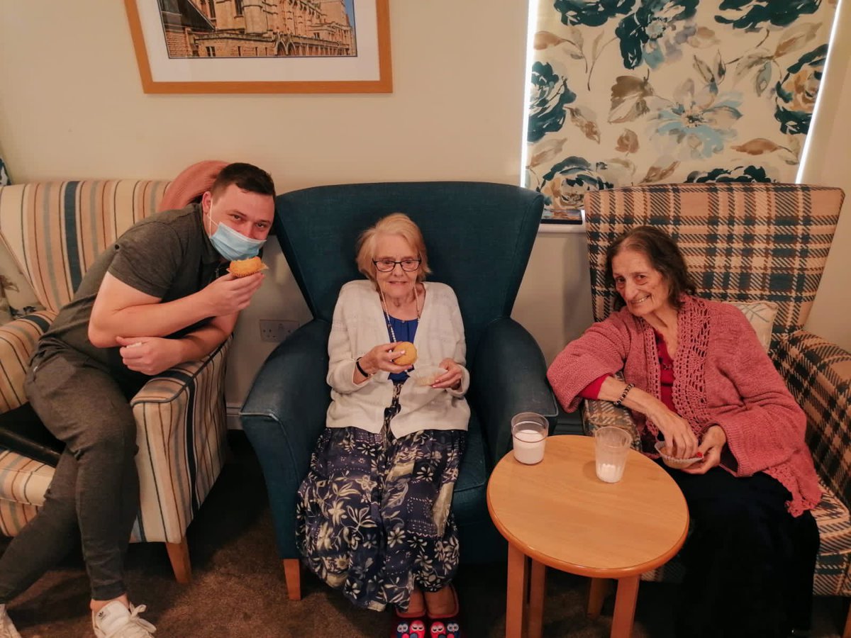ParkViewGlos's tweet photo. We’ve decided that if you make the Walking Club walk with Gfitness ‘s Matt a brisk one, that you definitely deserve a cake when you get home 🧁 

#walk #park #gloucestershire  #keepmoving #stayhealthy #baking #gbbo https://t.co/dgQqXgNc7R