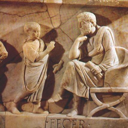 Sans doute à cause des ses talents irréfutables.Fils d’un affranchi, Pertinax est envoyé à Rome pour étudier et devient grammaticus (enseignant). Vers sa 30ème année, Pertinax accepte le poste de préfet de cohorte en Syrie.