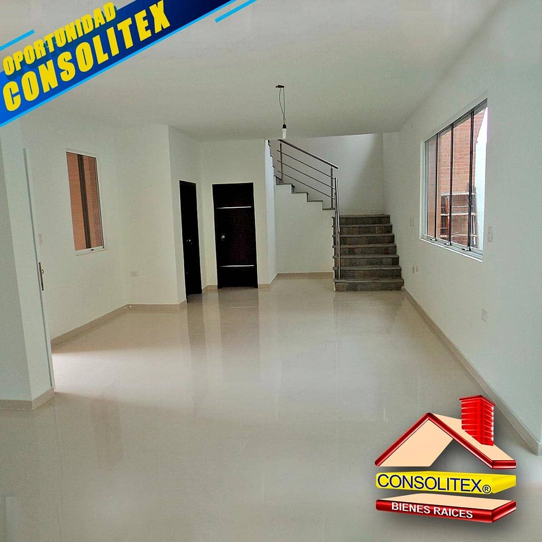 CONSOLITEX's tweet image. ¡Tu nuevo hogar comienza en Consolitex!
Moderna quinta en tablilla y concreto martillado ¡A estrenar! Ubicada en Urb. La Trigaleña, Valencia, Edo. Carabobo.  Solicita más detalles al 0414-402.98.20