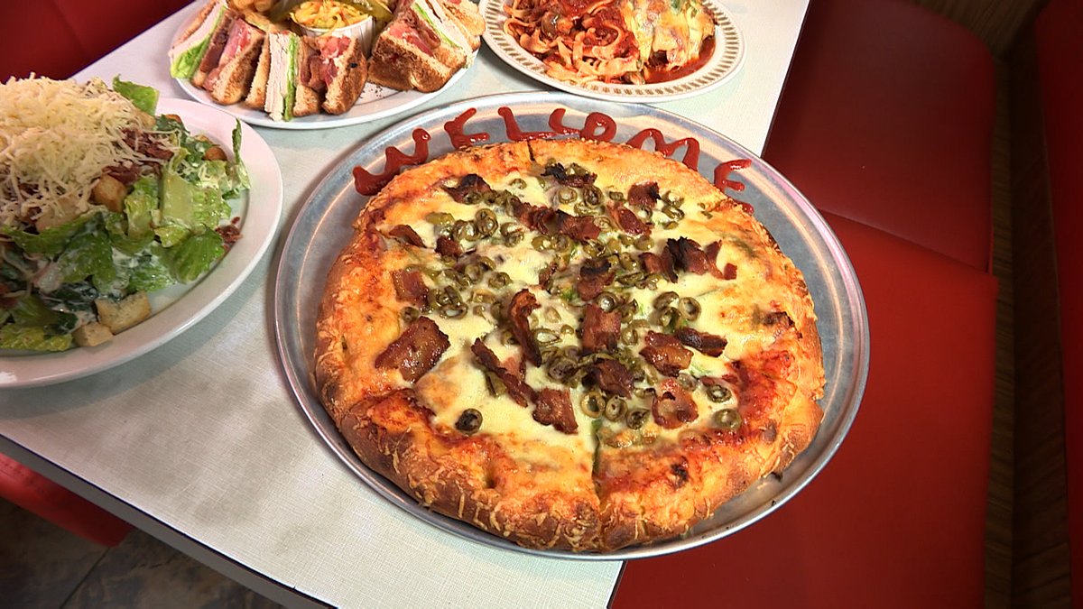 daytimeottawa's tweet photo. It's Friday! That means a new episode of Operation Support Local with @DerickFage tonight at 6:30PM on @rogersottawa22 - we find out about the re-opening of the @mayfairtheatre, we visit @OccoKitchen, learn about virtual brewery tours with @BrewDonkeyOtt, and stop by #LouisPizza https://t.co/NxNDULTb3U