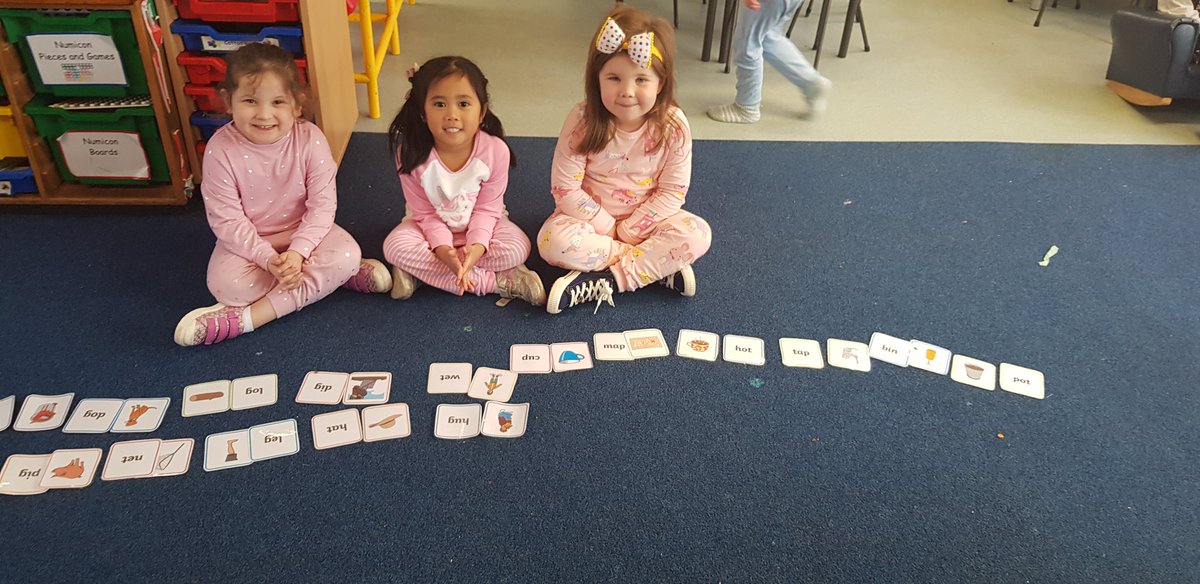 marys_rc's tweet image. Flora, Sena and Isabelle worked so hard to match all the CVC words to the correct pictures. Da iawn. #readingformeaning