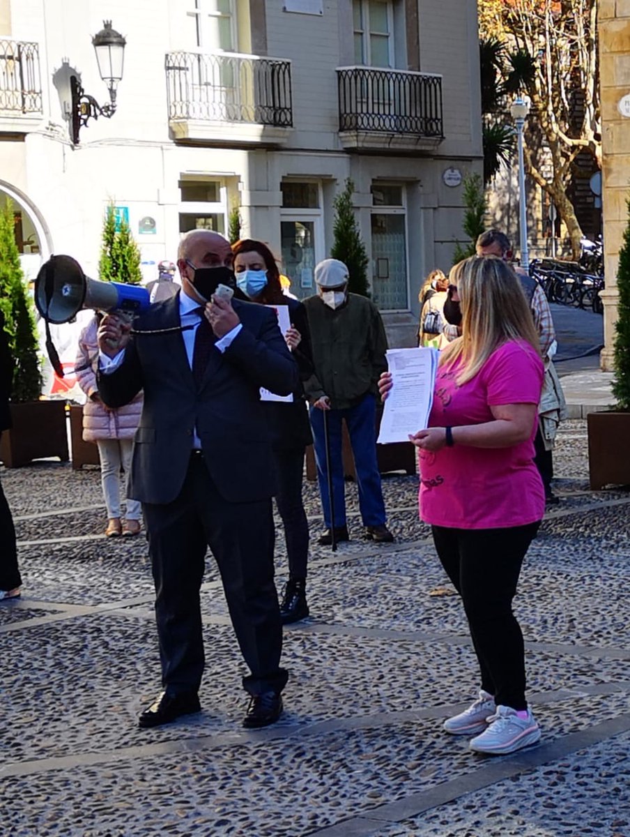 Rubensad3's tweet photo. Ignoran nuestros derechos como profesionales que estamos en primera línea de cuidados #PliegosFarragosos
#SADenfadado
#SADenLucha
#SomosSocioSanitarias
#SADEsencialesOlvidadas @AhujaAngeles
@jcfsarasola
@AngelaPumariega
@montuero
@fernandezrufino
@marinapinedag
@anacastanorey https://t.co/rP7sBCCPKe