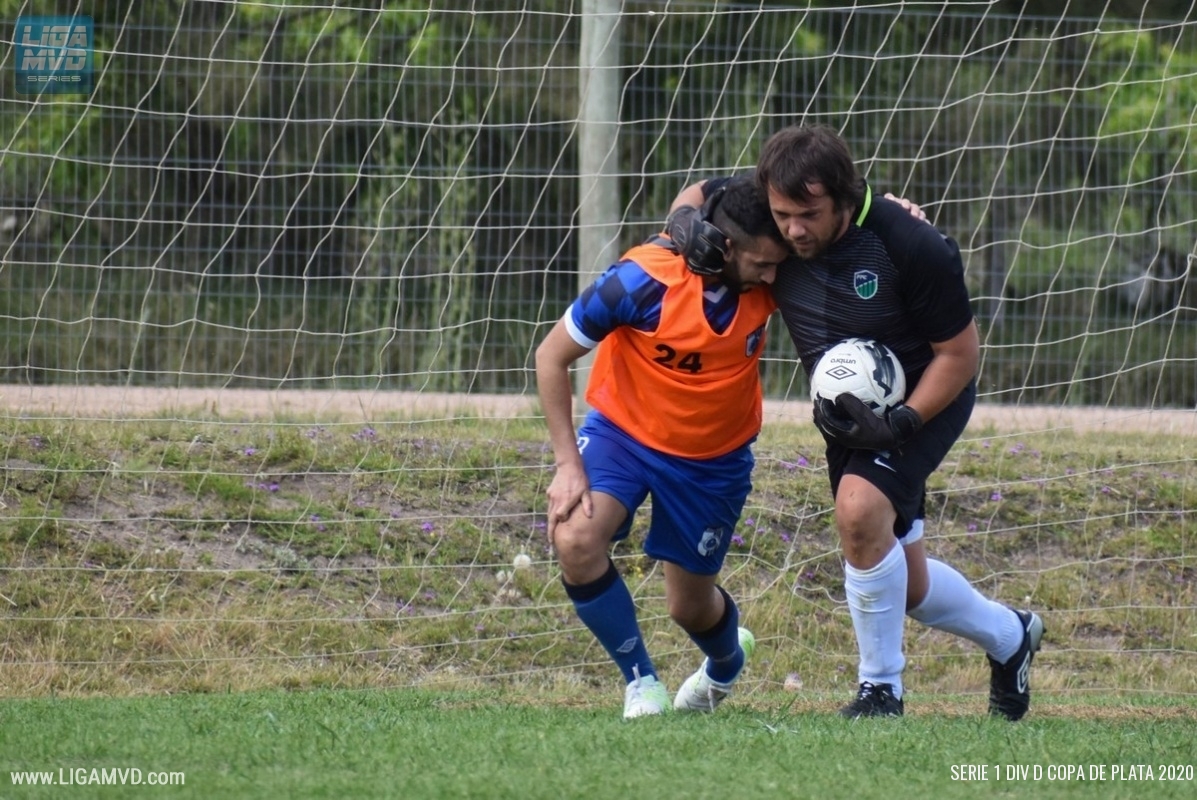 Muy contentos por nuestro golero chuly schultz !! Segunda vez en el 11 ideal de la Serie 1 de la <a href="/LIGA_MVD/">LIGA MVD</a>
felicitaciones león!!
