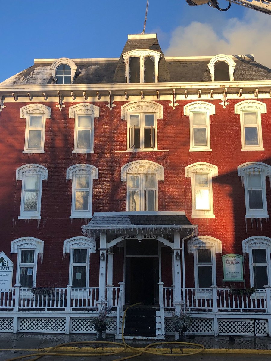 KYMN95TheOne's tweet image. Sunrise on the Archer House River Inn, Northfield, November 13, 2020. #northfieldnews #cityofnorthfield #archerhousefire