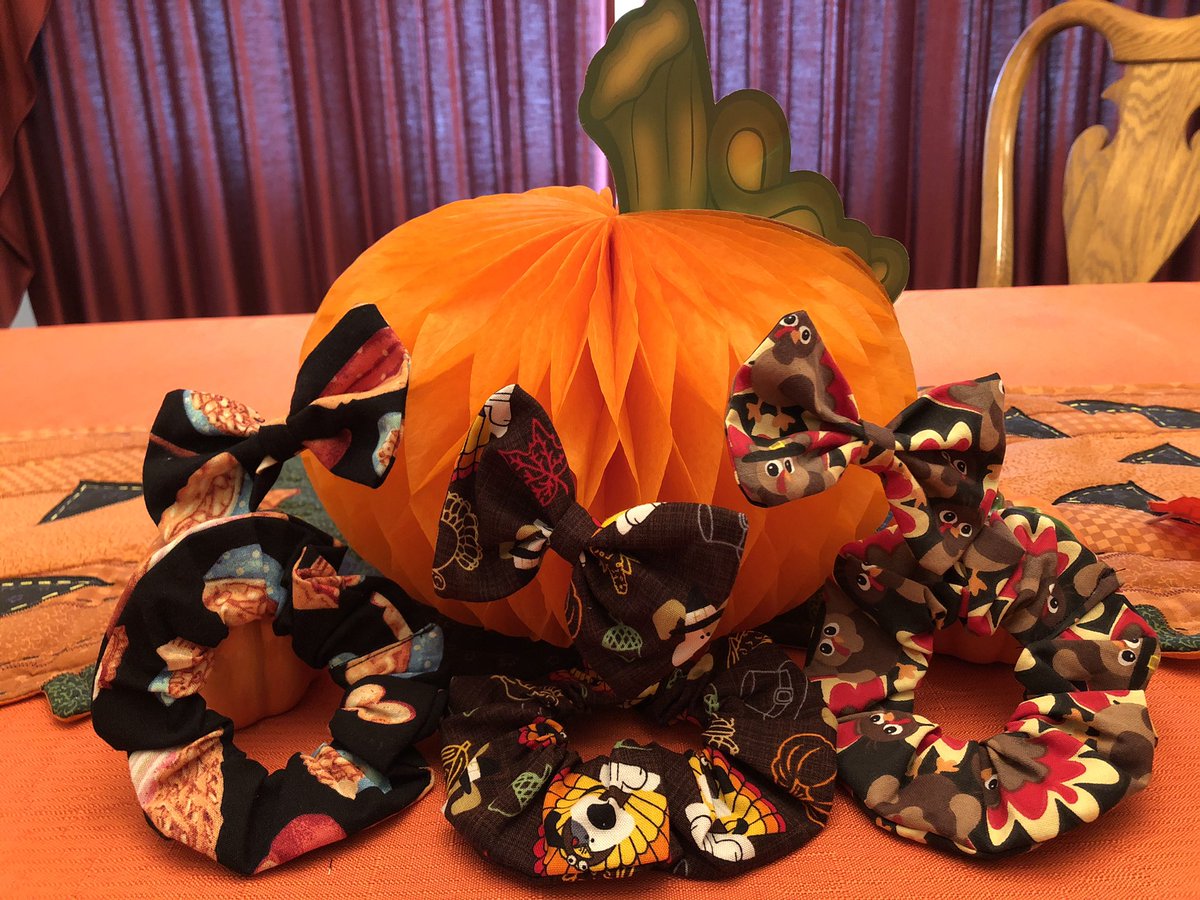 KoiCreations's tweet photo. Thanksgiving is less than two weeks away! Make sure you are prepared with everything you need! Link in bio. #etsy #etsystore #Thanksgiving #Thanksgiving2020 #scrunchies #hairbows #forsale https://t.co/ZCY2jwIbFM