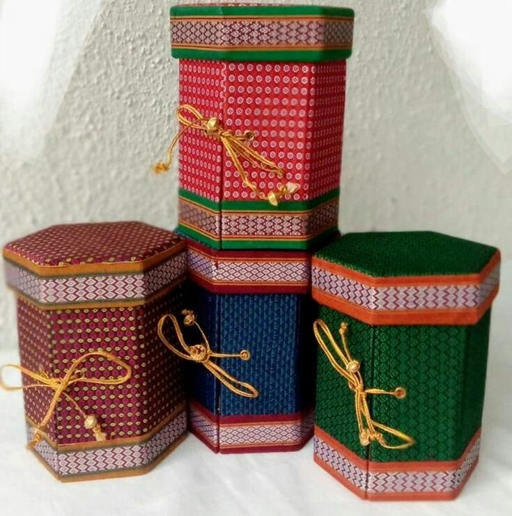 DrThennarasuP's tweet photo. #Local4Diwali guledgud khanna fabrics for contemporary products https://t.co/1JFFxfAqUG
