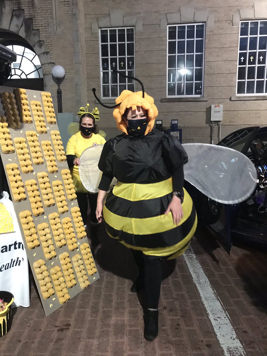 PikeCountyHD's tweet photo. We participated in a contactless, drive-through event, Nightmare on Main, in Pikeville recently. Families were encouraged to drive through the event and receive treats. Our theme was “Don’t Be a Honeybee” and we highlighted Dr. Steven Stack’s garden #TeamKY  #maskupky https://t.co/GEaAg28Nql
