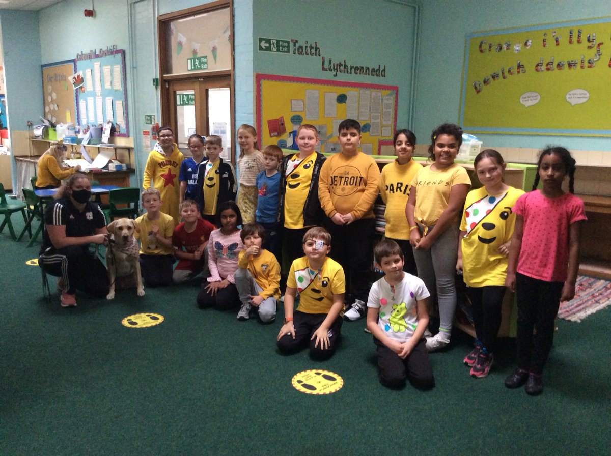 Springwood_Prm's tweet image. #CCFC_Foundation #SpringHarlech #Spring_prm we loved dressing up for Children in Need 😊
