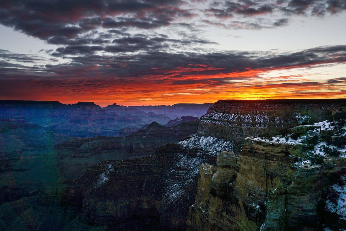GrandCanyonNPS's tweet photo. You never get the same sunrise twice, which can be a blessing and a curse. Perhaps it helps us appreciate each one that much more. How will you seize the day? 

#GrandCanyon #Arizona #FridayFeeling #Sunrise 
Photo courtesy of A. Rehkopf https://t.co/3XGFl23div