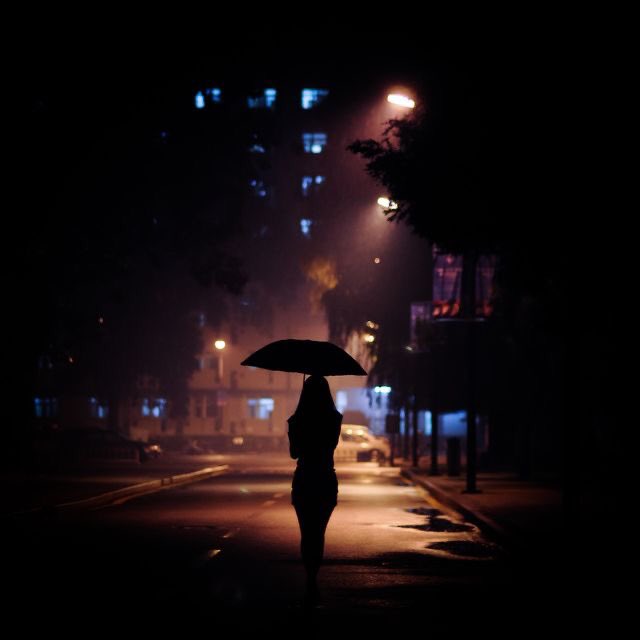sayid__machmoed's tweet photo. Bukan lagi hakku melarangmu pergi, kau tahu sejak pertama kali kita mulai sepakat menjalin hati, kau bebas pergi kapan pun kau mau. Dan aku, aku seharusnya ingat itu. Sewaktu-waktu kau akan pergi.

☕️🌹 https://t.co/5sUUUyYKkW