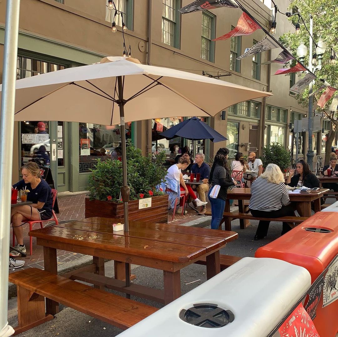 CityOfNOLA's tweet photo. 🚨#Parklet Alert: #Repost @JuansNOLA • A big THANKS to the #callofaction @dddneworleans &amp; @cityofnola for the help with our new #Parklet at our @JuansNOLA #CBD location. Come check it out yourself and be one of the first to dine! #wearealljuan More info: https://t.co/wFysvnEmfe https://t.co/dUPx0yjP4z