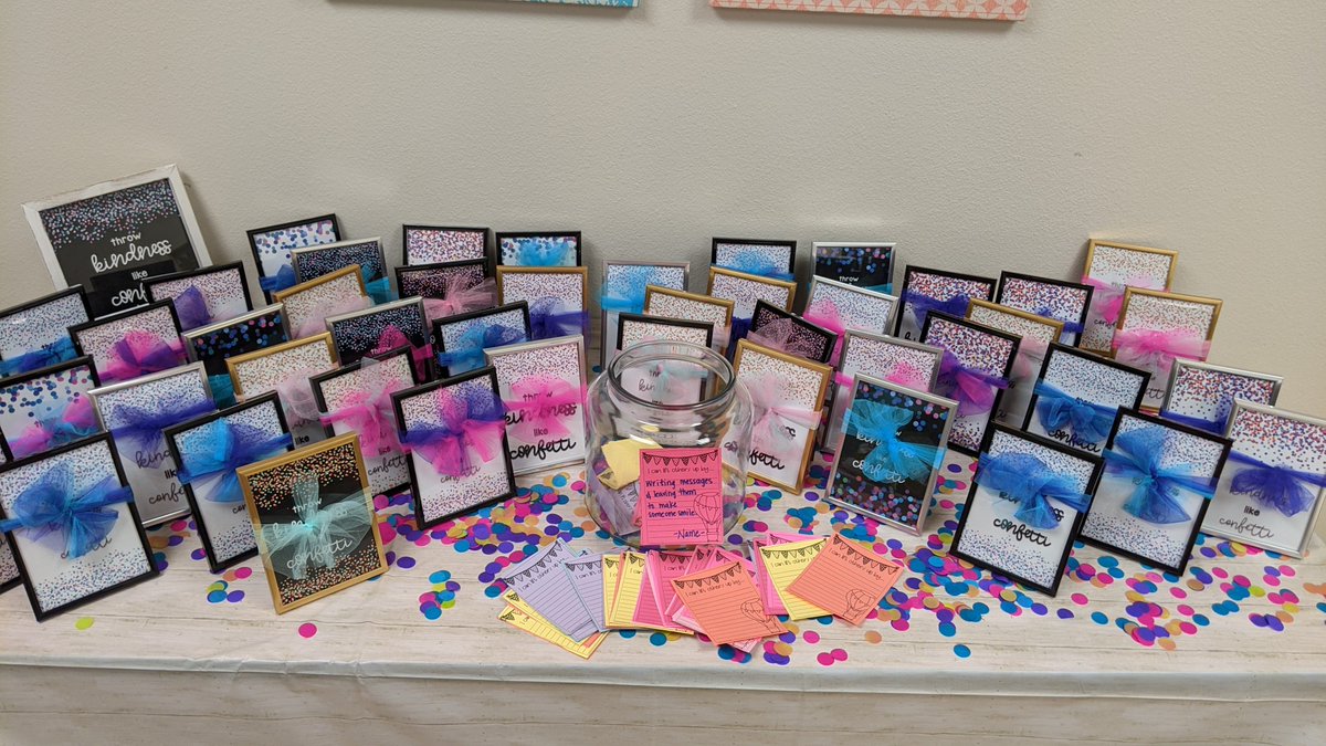 NicholsReads's tweet photo. World Kindness Day is in full effect at Nichols! The staff is loving the thoughtful treats put together by our Admin team. Thank you! @nicholsfrisco https://t.co/aAcnZW5dRm