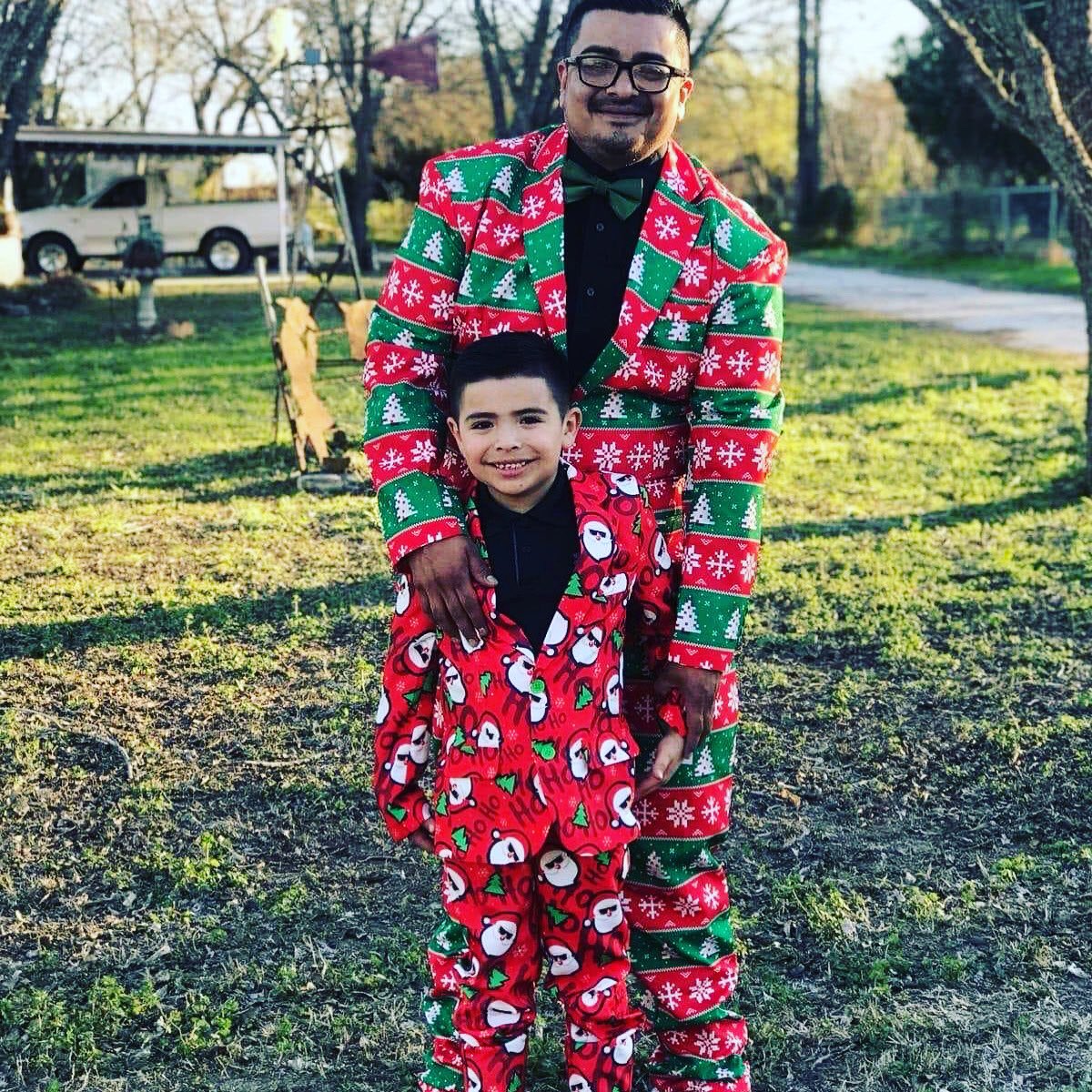 Samwebuyhouses's tweet photo. Good morning everyone! Hope everyone has a great day!
Drop your favorite Christmas picture suit or sweater! https://t.co/Jzkr9AeAOx
