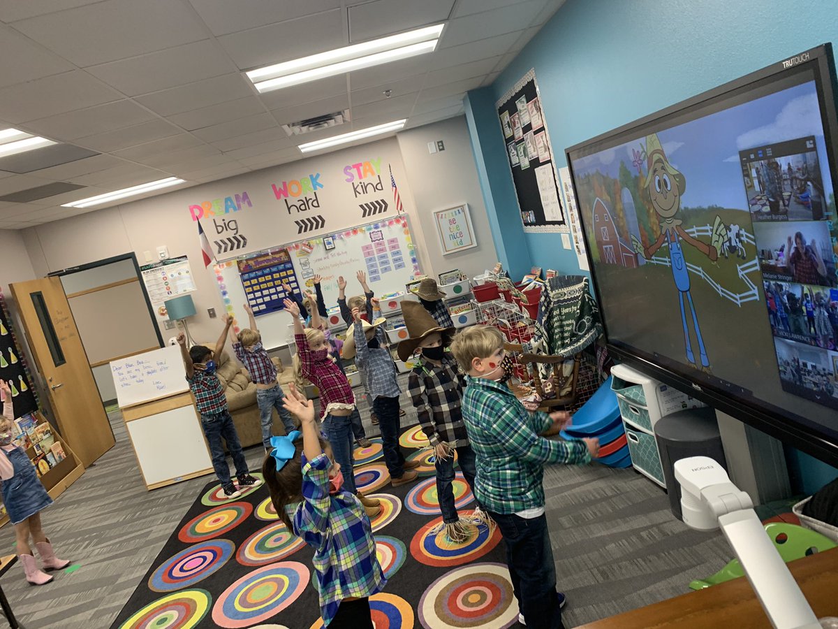 Kicking off HOOTENANNY with a scarecrow dance with our DVA friends!  <a href="/rockenbaughES/">Rockenbaugh ES</a> <a href="/StringerRES4/">Melanie Stringer</a>