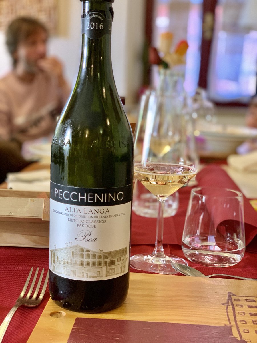 vigneronway's tweet photo. #pecchenino #metodoclassico #pasdose è una assoluta #scoperta ❤️ #spumanteitaliano #winetime #winegem #vigneron #dogliani #spumante
Excellent #champenoisemethod from #Langa #Piedmont #Piemonte https://t.co/hWxOiWVMyZ