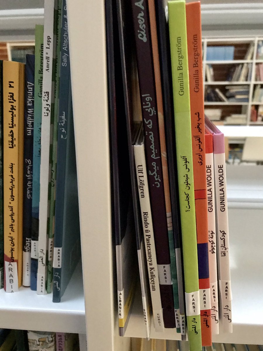 annukla's tweet photo. We received new books to our school library 📚 Our pupils speak many languages and I’m happy we can offer at least some books to them to read on their own languages. #somali #arabic #farsi #translanguaging #childrenbooks #ownlanguage #schoollibrary #keinutienaa #Helsinki https://t.co/XxJs2GptOP