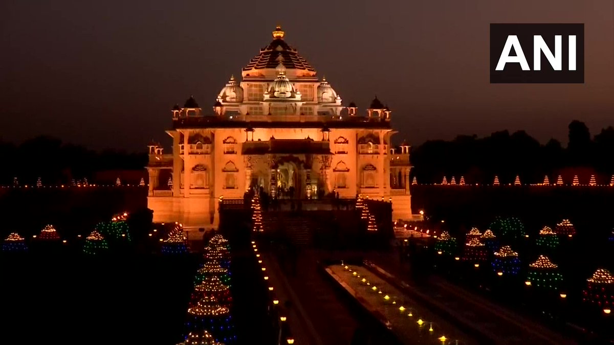ANI's tweet photo. Gujarat: Gandhinagar's Akshardham Temple illuminated ahead of #Diwali. https://t.co/DOKh8CjpXL