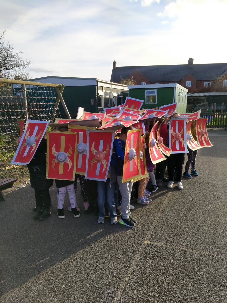 Some pictures of Year 3&4 @SpilsbyPrimary Roman battle formations lesson this afternoon. Look at those scary battle faces and amazing handmade scutums (shields)! @Cornerstonesedu @MissCTuplin @InfinityAcad #emperorsandempires #testudo #romans #ks2history