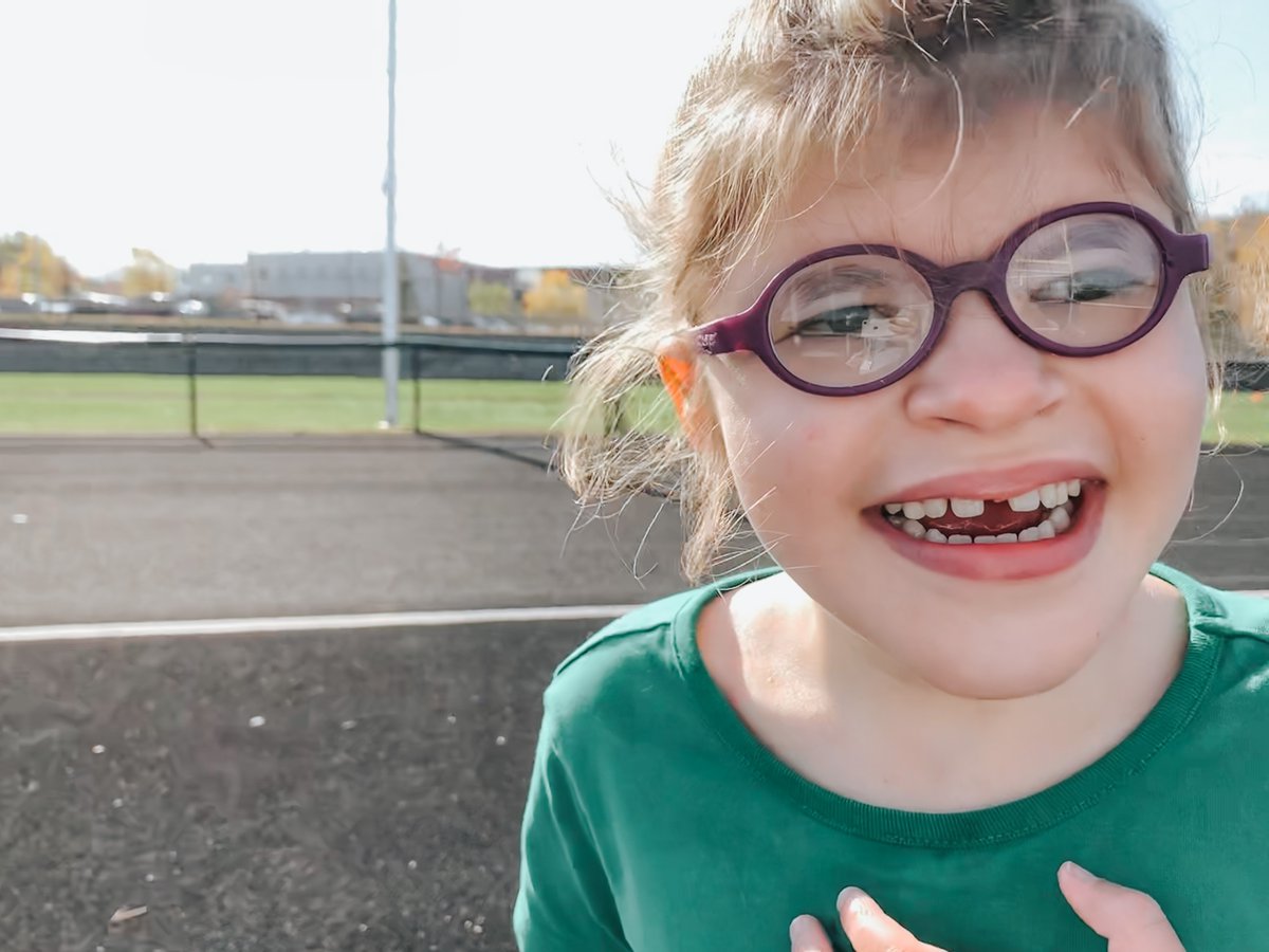 Our daughter Tess has a rare genetic disorder called Hao-Fountain Syndrome, or  #USP7. She just turned 11. She's in 5th grade at our local public school. This thread is about her  #intellectualdisability--what it is, how we measure it, and what we're working on. Pls RT. 1/37