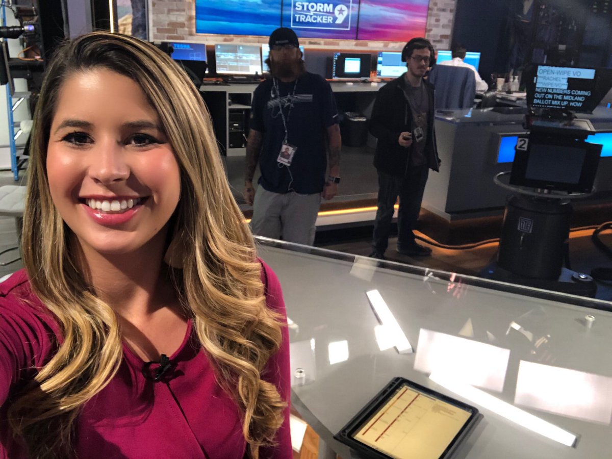 RachelRippKMBC's tweet photo. Last day at the desk for a little while!🎤🎉📺😁🎥🌤 #morning #anchor #mysunrise #KWES #TV #channel9 #HappyFriday @newswest9 https://t.co/WU6PtxZeXq